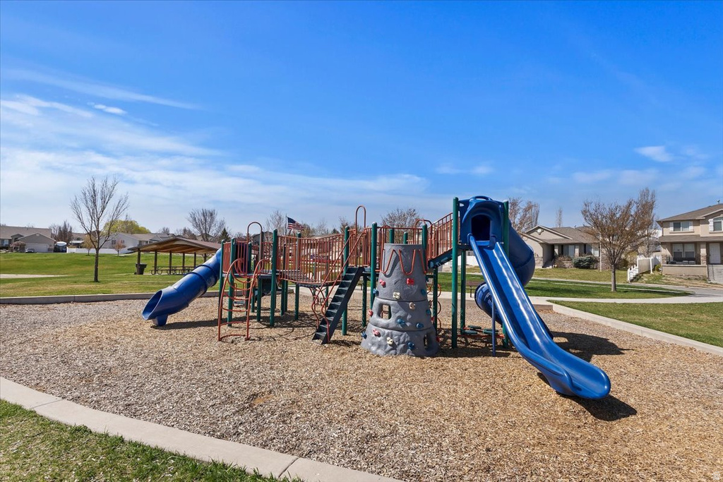 6822 S HIGH BLUFF DR West Jordan, UT 84081