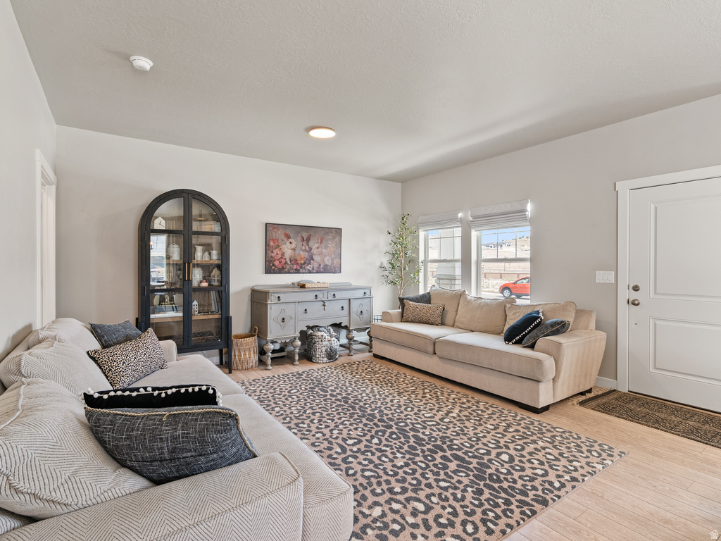 6733 N MT JEFFERSON Eagle Mountain, UT 84005