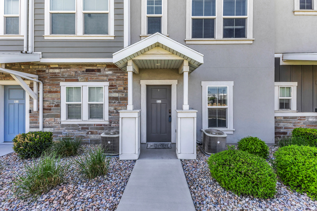 659 E 380 N Vineyard, UT 84059