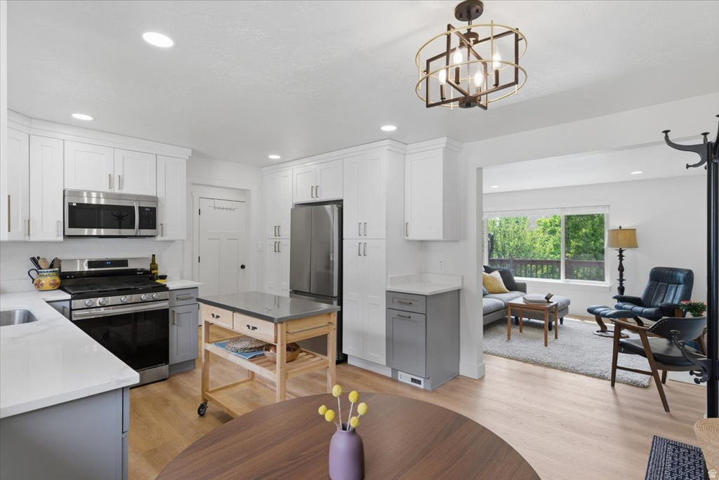 190 S 350 E Farmington, UT 84025