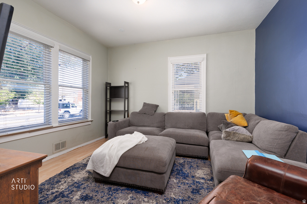 1169 W INDIANA AVE photo 5