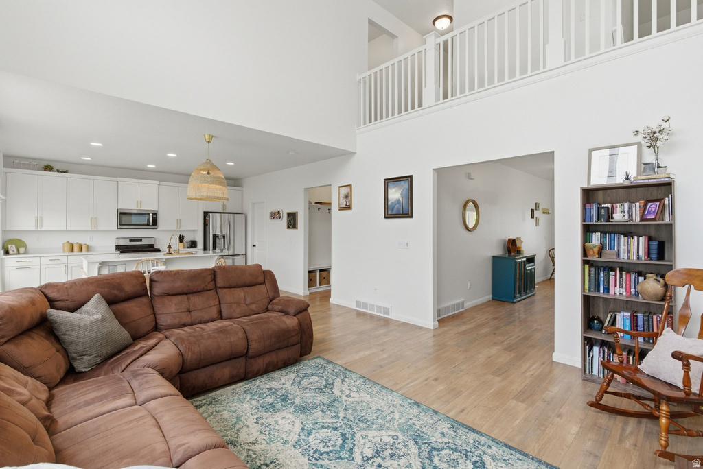 5080 FOLKSTONE DR photo 5