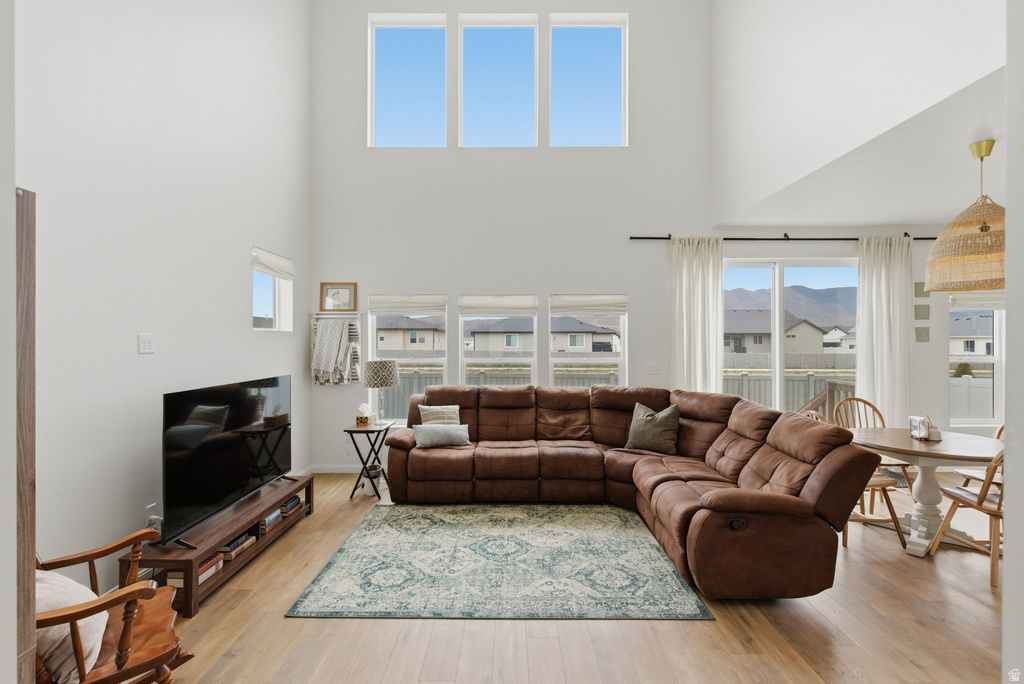 5080 FOLKSTONE DR photo 3