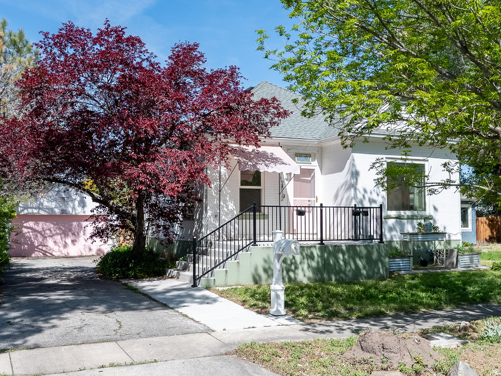 2512 S PARK ST photo 2