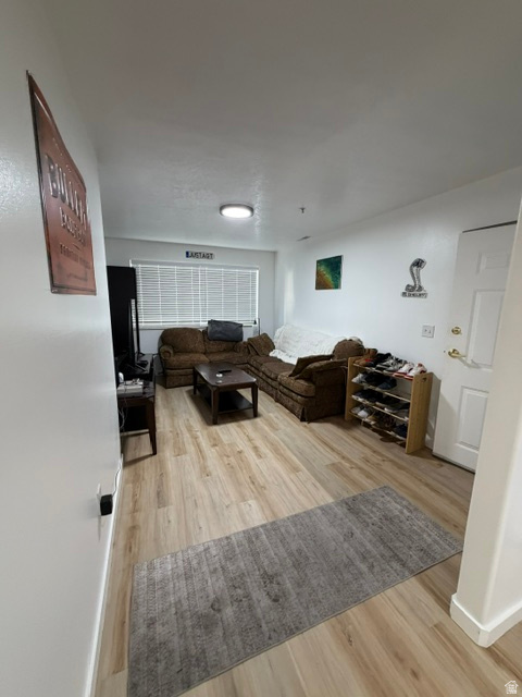 785 E 560 N photo 4