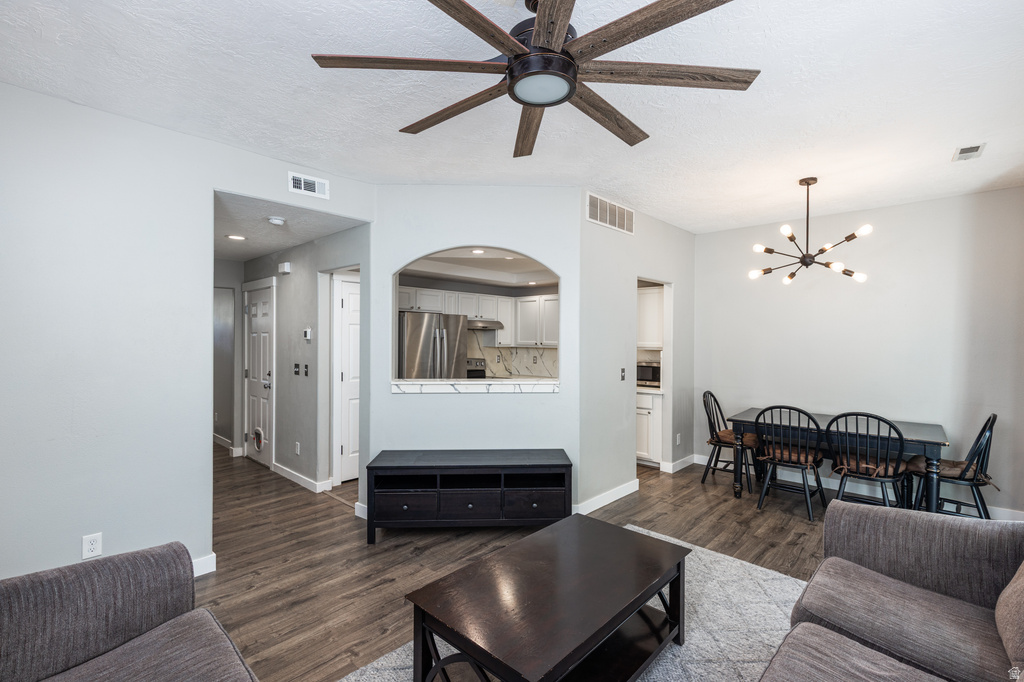 182 E DAISYFIELD DR photo 4