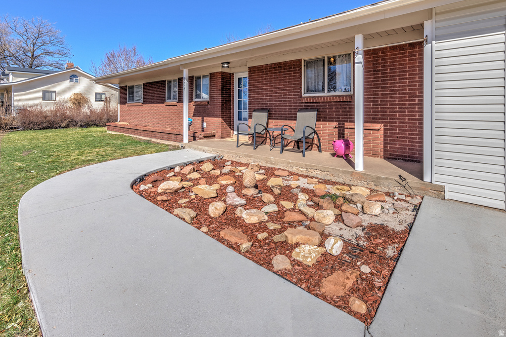 165 E 200 S photo 3