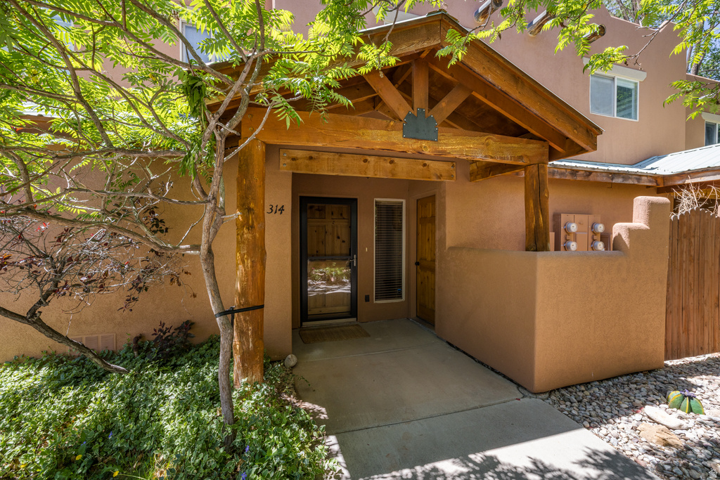 314 E PUEBLO CT photo 3