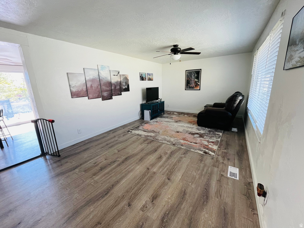 988 N SMITH DR photo 3