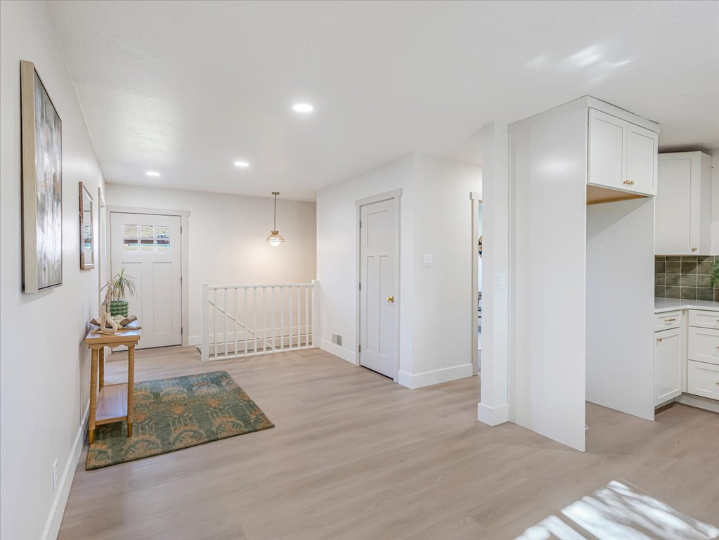 4600 S CREEKVIEW DR photo 4
