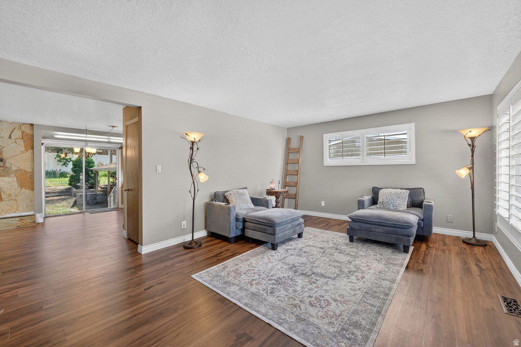 930 S TAYLOR E photo 4