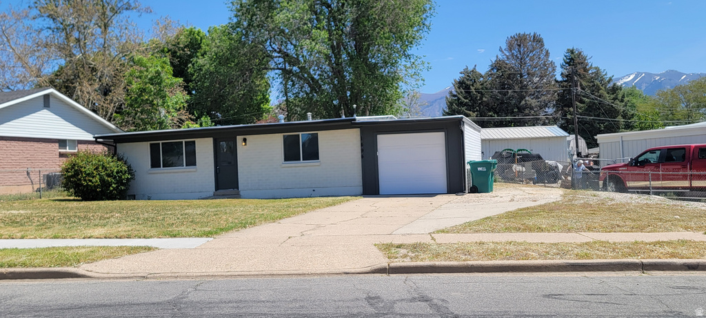 1494 N MARILYN DR photo 2