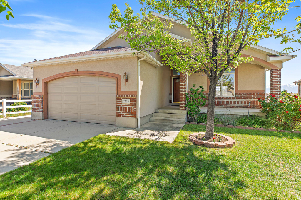 5763 S STONE BLUFF W WAY photo 3