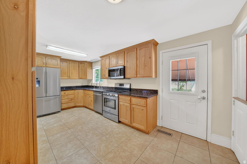 1838 N 1690 W photo 4