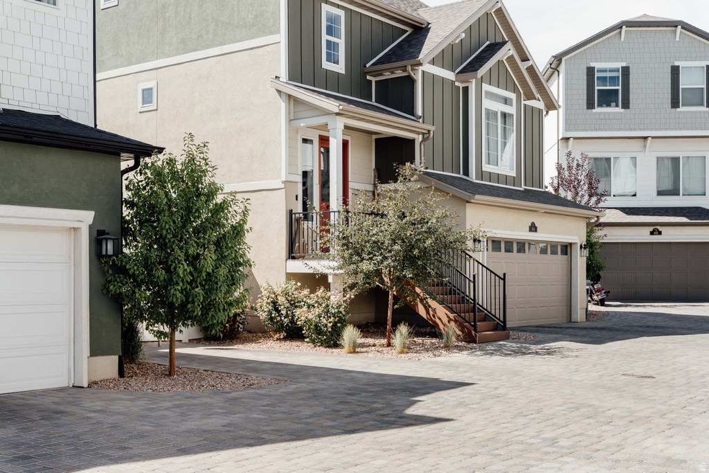 44 E POLARIS DR photo 3