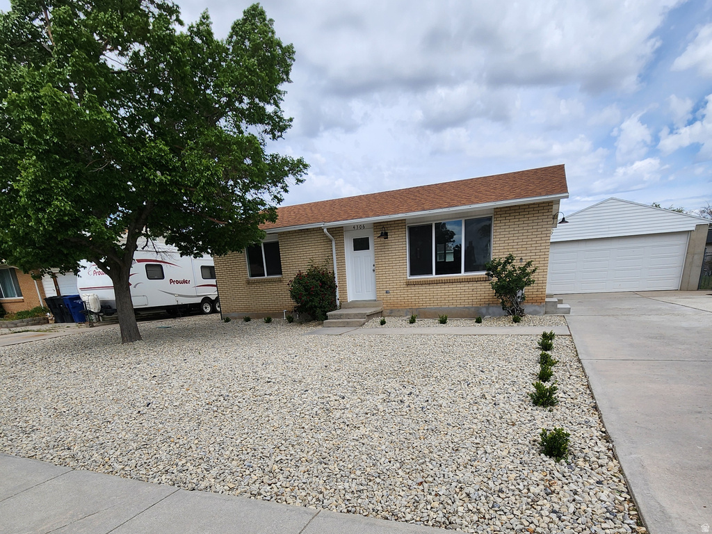 4306 W SUN DR photo 2