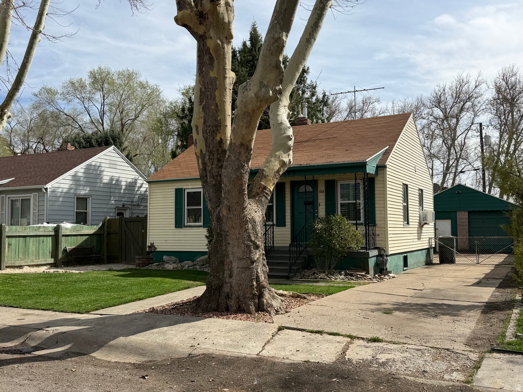 123 MOND ST photo 5