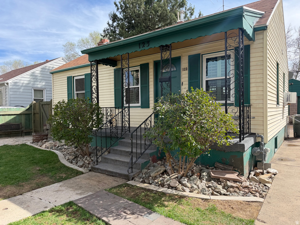 123 MOND ST photo 3