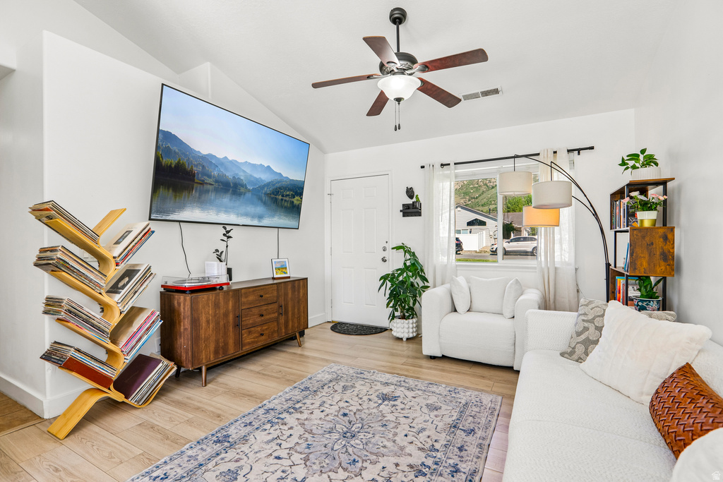 1431 N MADISON AVE photo 4