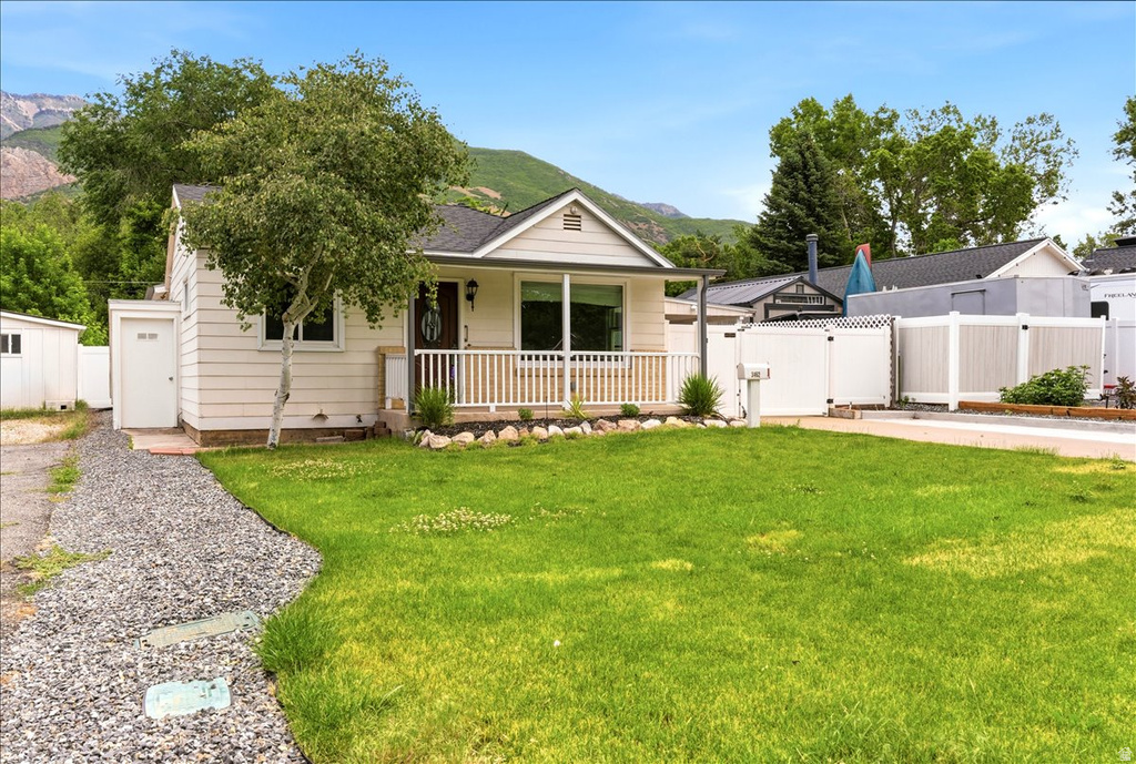 3462 ECCLES AVE photo 2