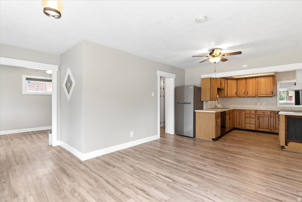 3462 ECCLES AVE photo 5