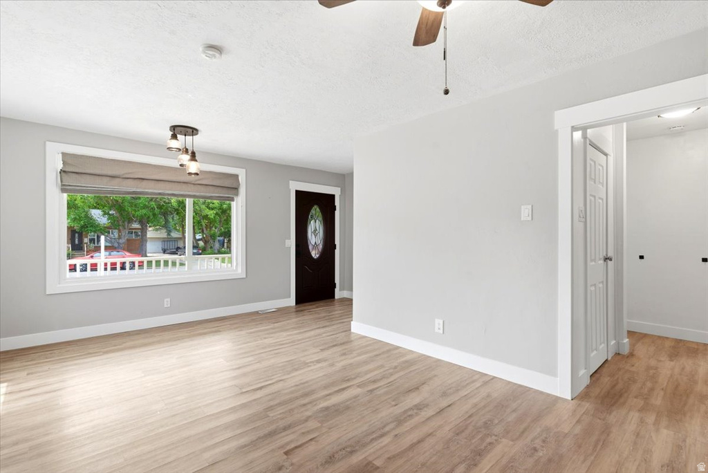 3462 ECCLES AVE photo 4