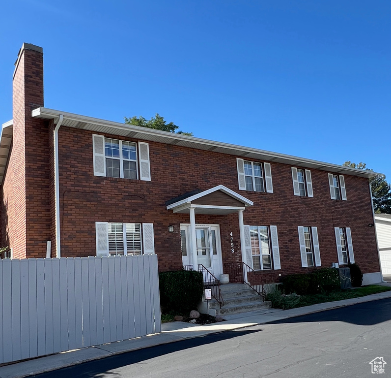 4798 S SAXONY CIR E photo 2