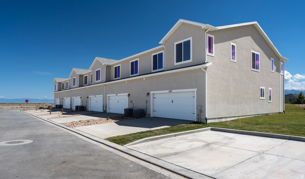 1174 AMBROSIA W PL photo 3