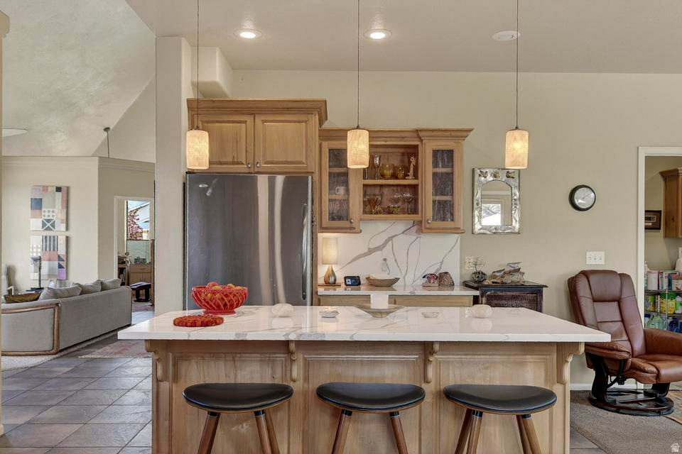 2133 W SUNSET POINTE DR photo 3