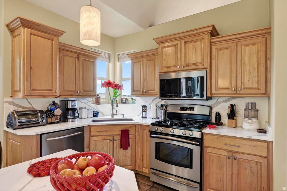 2133 W SUNSET POINTE DR photo 5