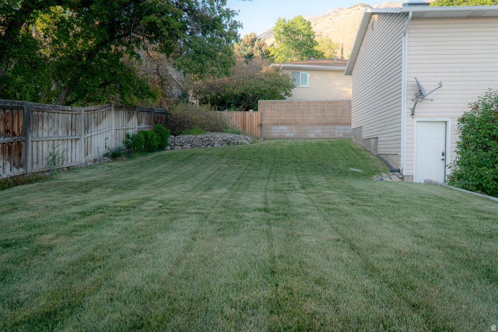 895 E QUAIL VALLEY DR photo 4