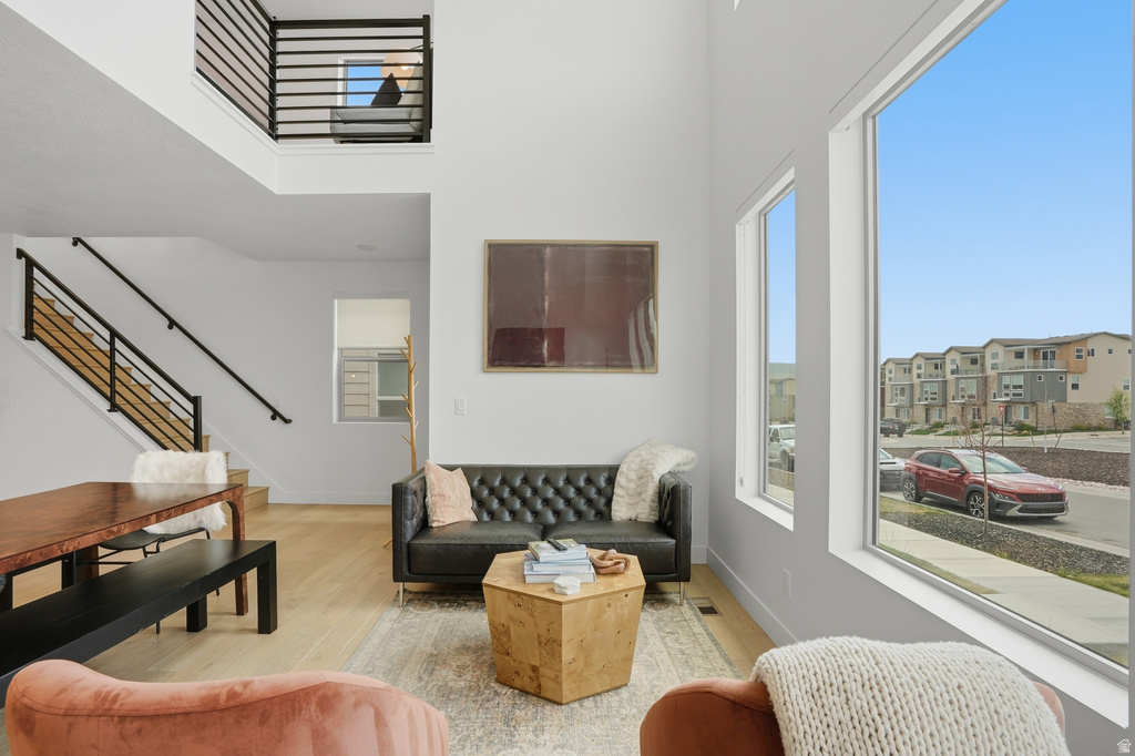 1275 VILLAGE GREEN TRL photo 4