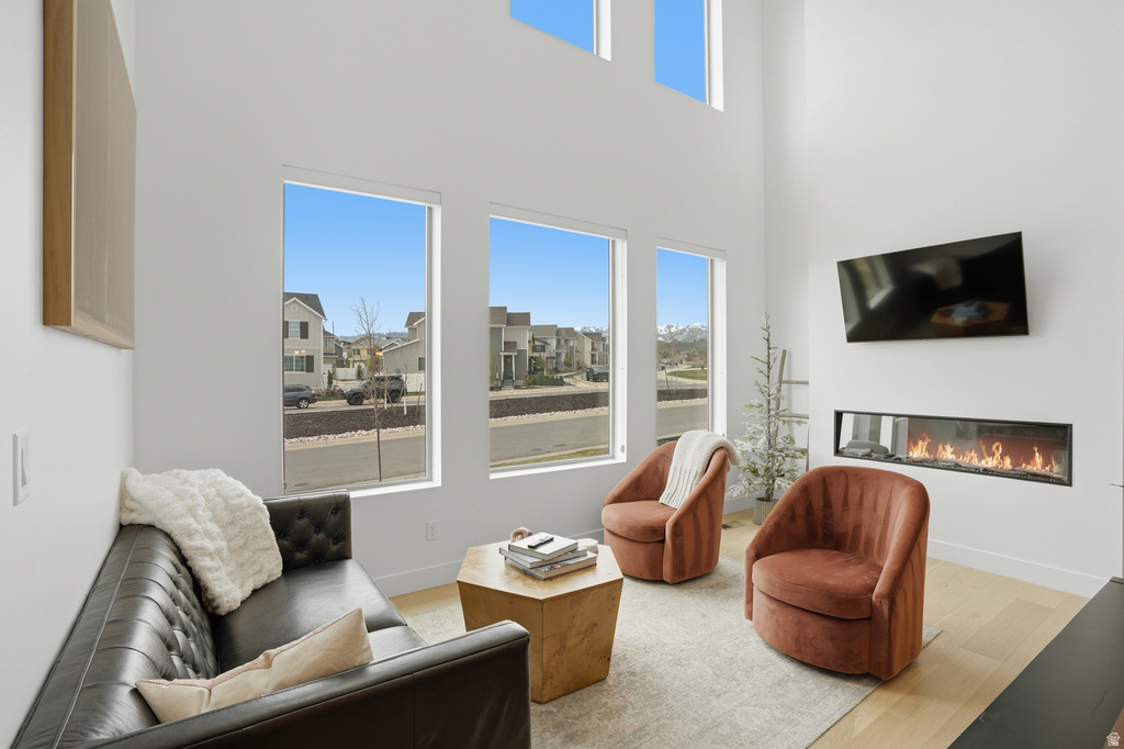 1275 VILLAGE GREEN TRL photo 2