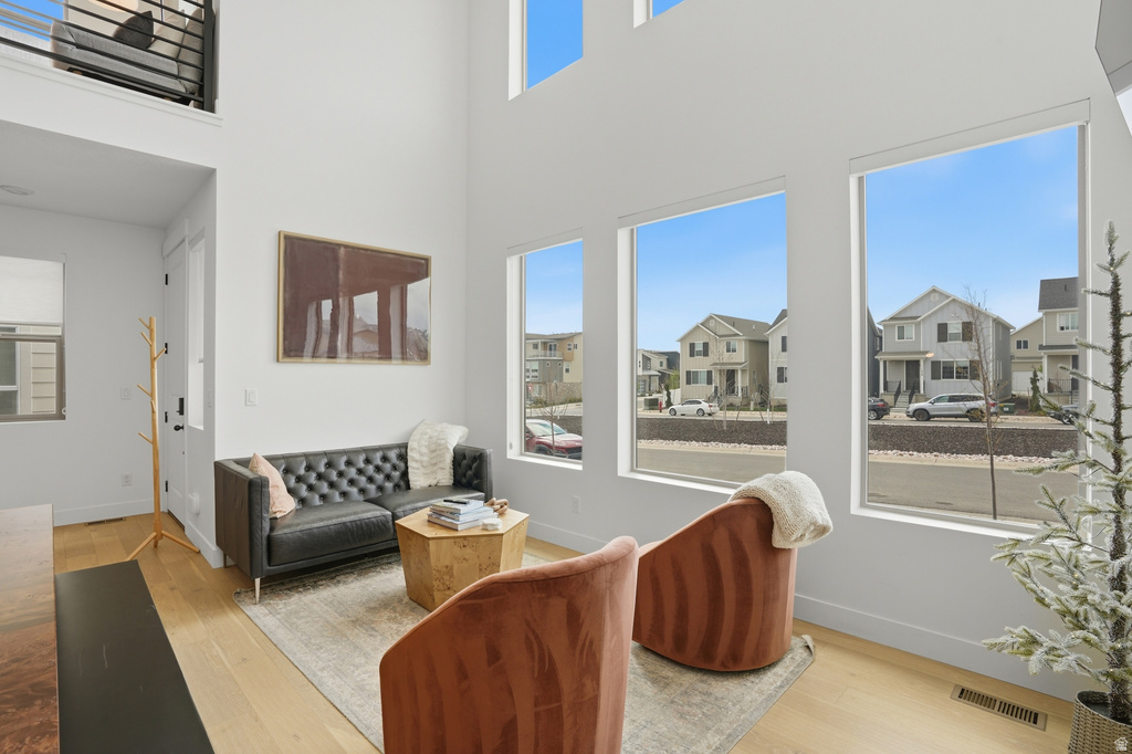 1275 VILLAGE GREEN TRL photo 3