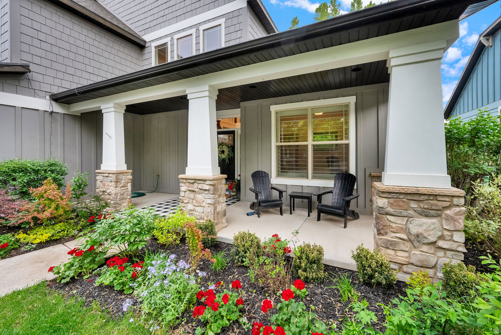 488 E MISSION DR photo 4