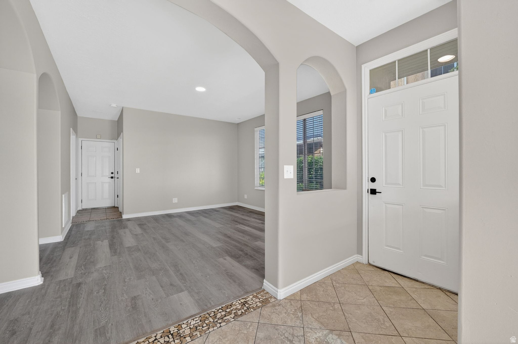 228 BIRMINGHAM LN photo 3