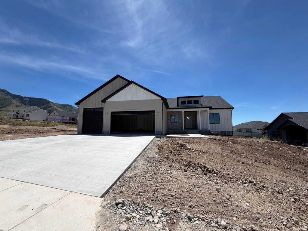 1112 E 50 N photo 2