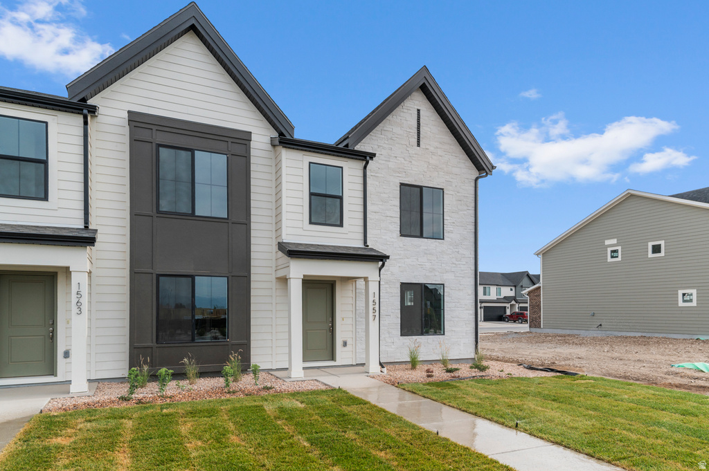 1897 E CORRIENTE DR photo 3
