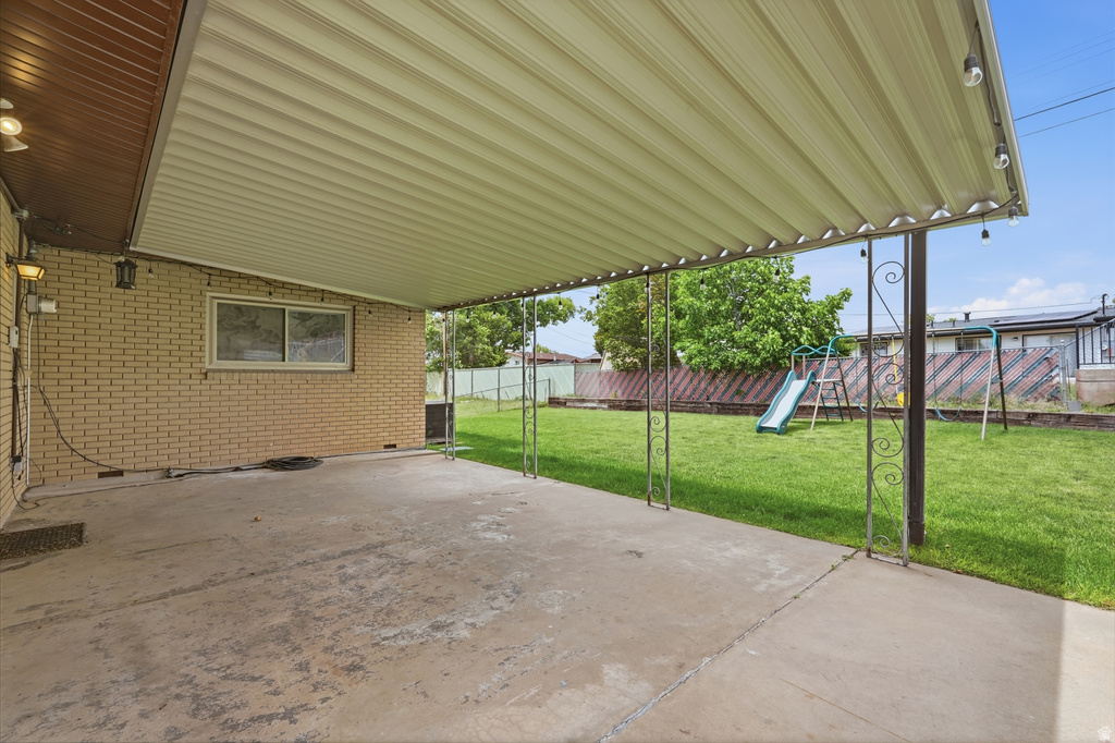 Covered patio with concrete flooring