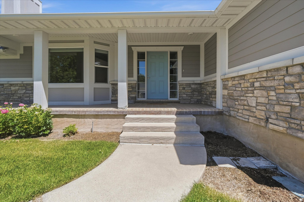 235 E 1100 N photo 2