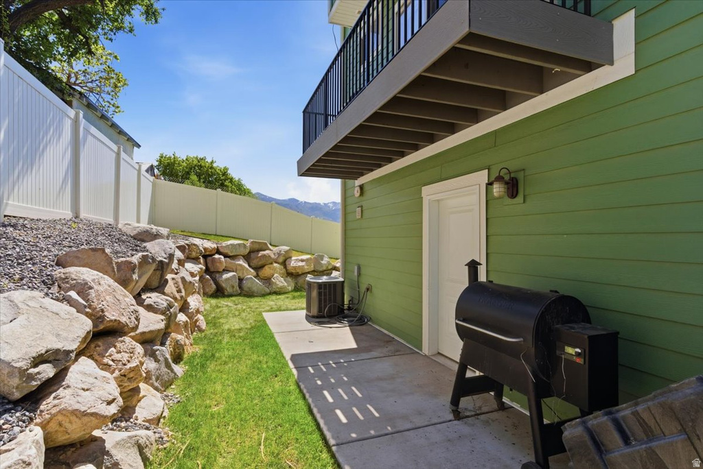 370 W KNIGHTS LN photo 3