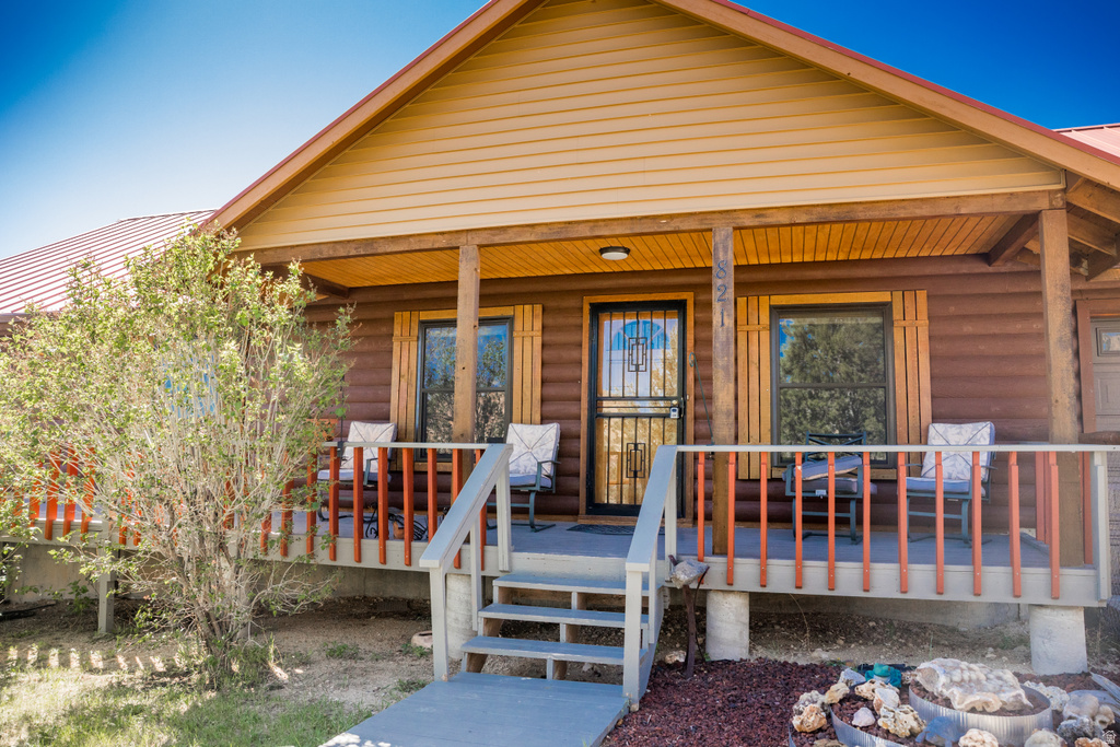 821 ERICKSON LN photo 2