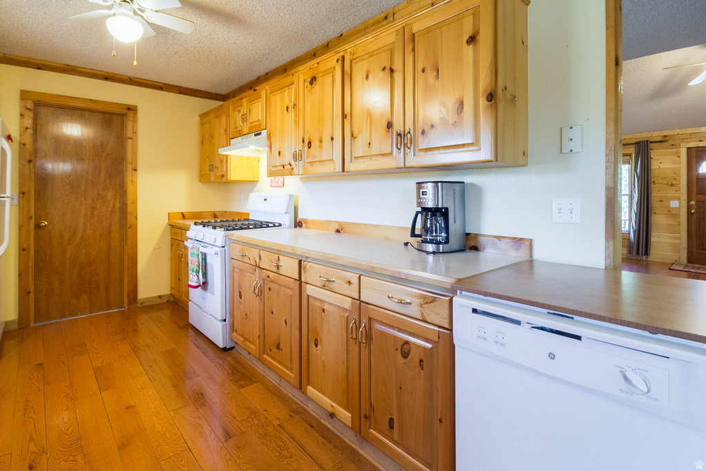 821 ERICKSON LN photo 5