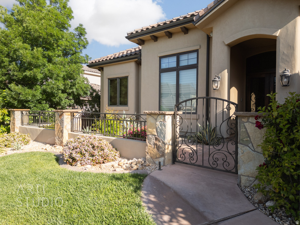 2461 E LAGRASSE CIR photo 5