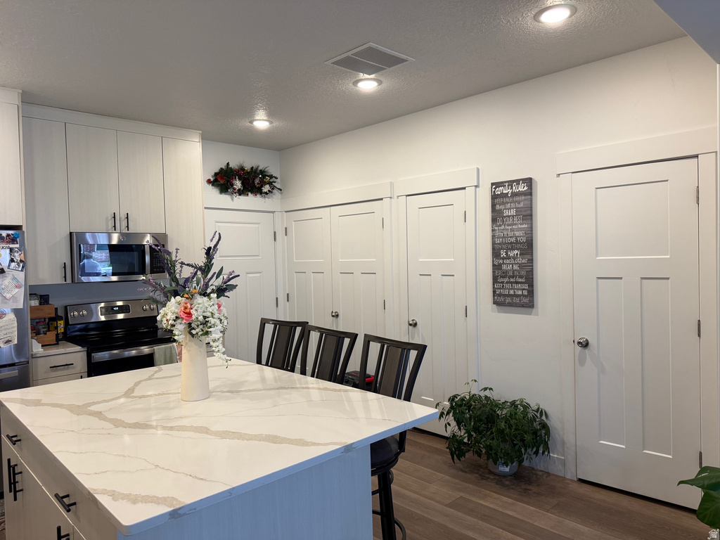 2784 E FOSTORIA N ALY photo 3