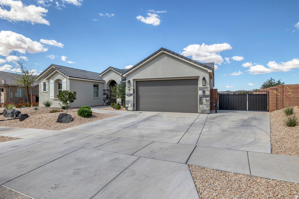 409 N SAGE GROUSE DR photo 3