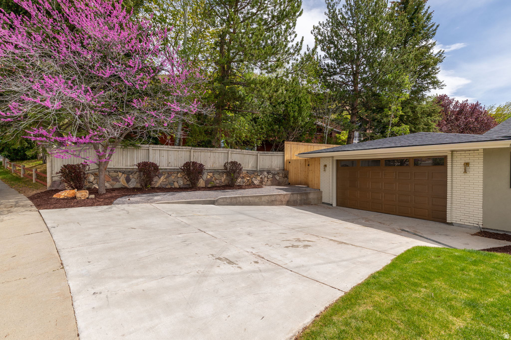 985 S VISTA VIEW E DR photo 2