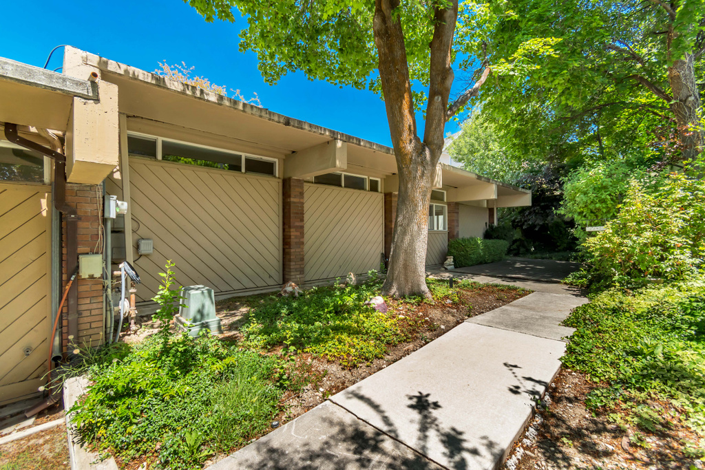 2242 N 390 E photo 3