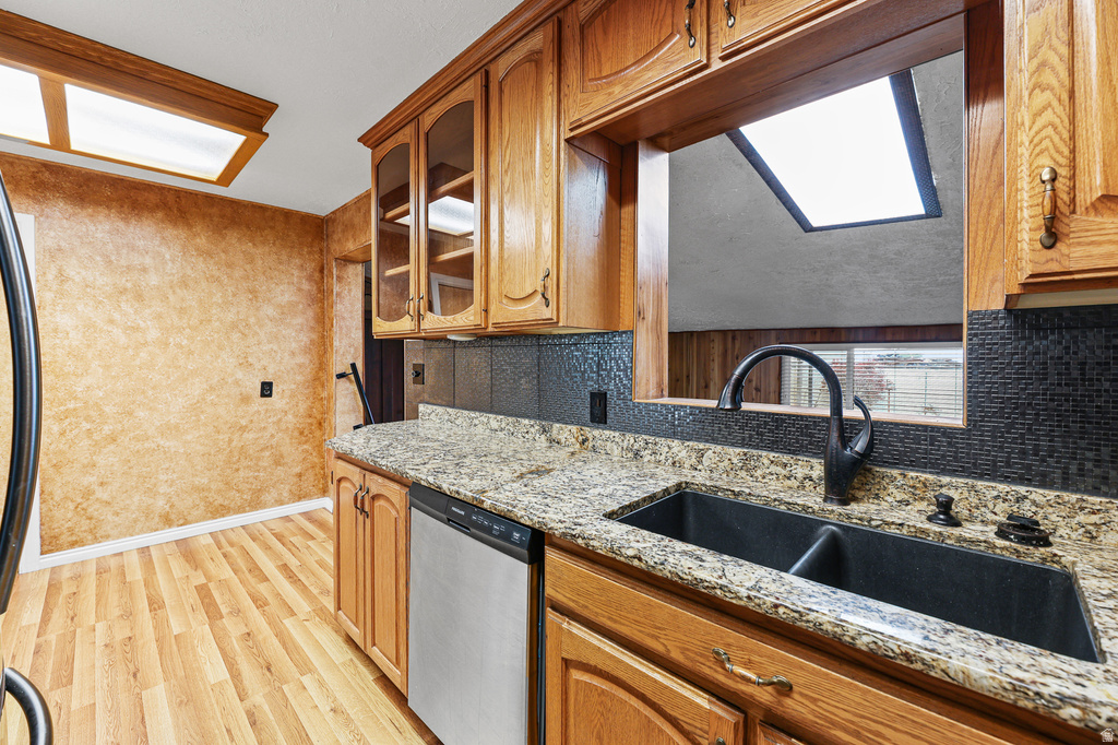 175 W Washington Ave — photo 8