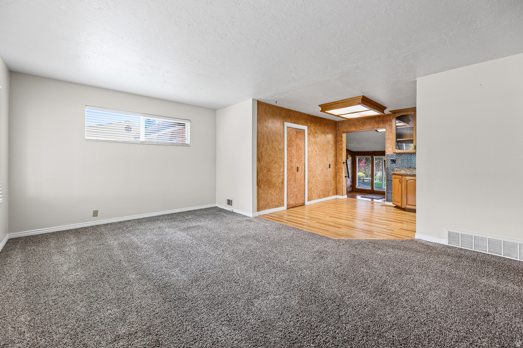 175 W Washington Ave — photo 3